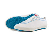 Side and sole view of the Koyo Bear Sharpman Blue Trim sneakers in white canvas with blue piping and blue vulcanised outsole, highlighting the classic low-profile table tennis silhouette.