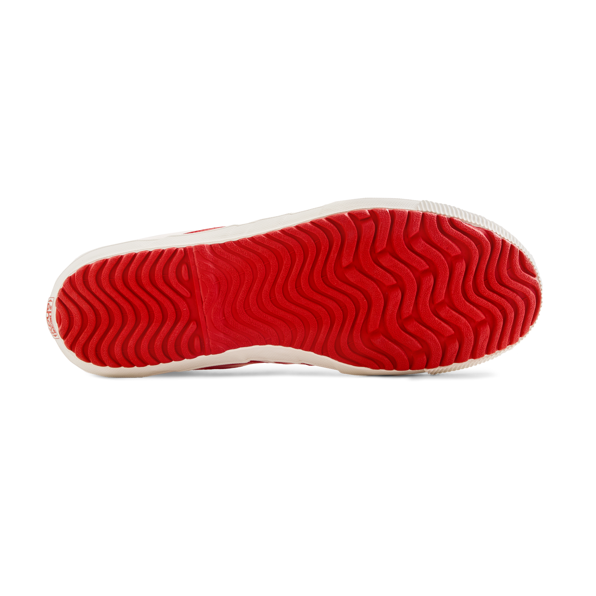 Bottom view of the red vulcanised outsole on the Koyo Bear Sharpman Nimble Red sneakers, showing the wave-pattern grip designed for agile footwork.