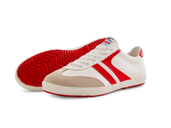 Side and sole view of the Koyo Bear Sharpman Nimble Red sneakers in white canvas with red stripes and red vulcanised outsole, showing the low-profile lightweight design.