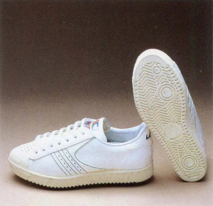Koyo Bear Sokko Laser basketball shoes from 1983, a Japanese performance sneaker with vulcanized rubber sole and wave traction pattern, documenting the brand’s leadership in Japanese basketball footwear.